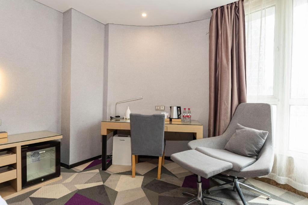 Lavande Hotel Nanchang Ai XI Hu Subway East Station Branch Buitenkant foto