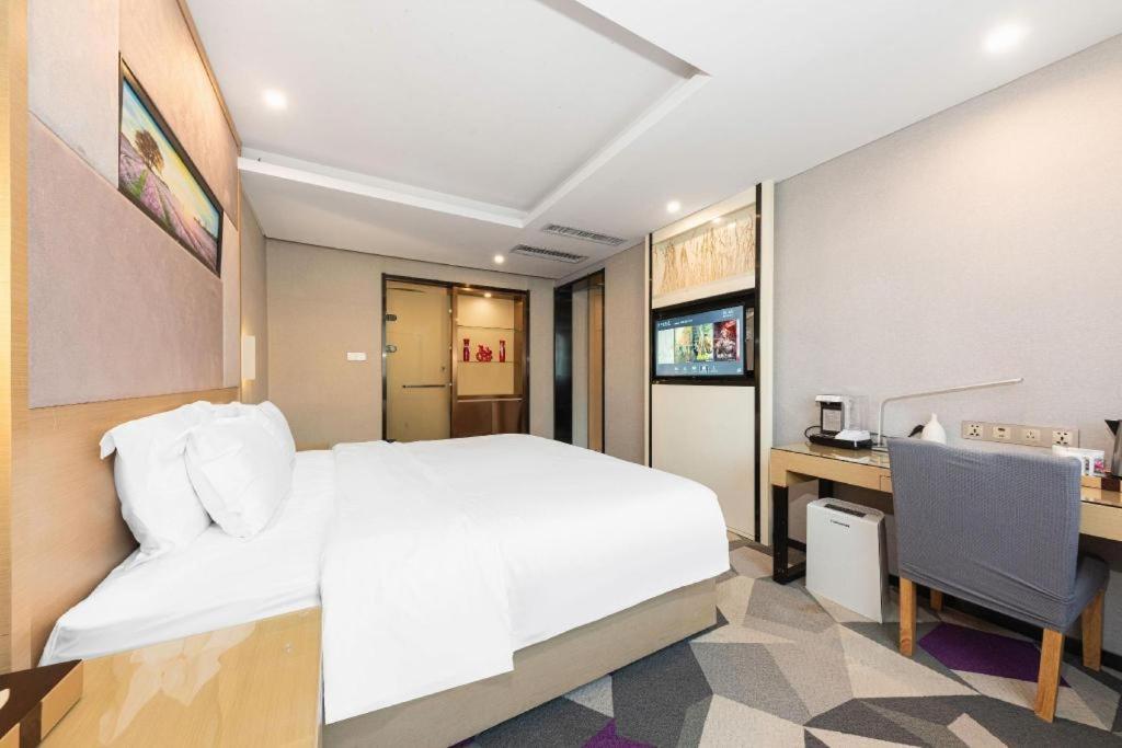Lavande Hotel Nanchang Ai XI Hu Subway East Station Branch Buitenkant foto