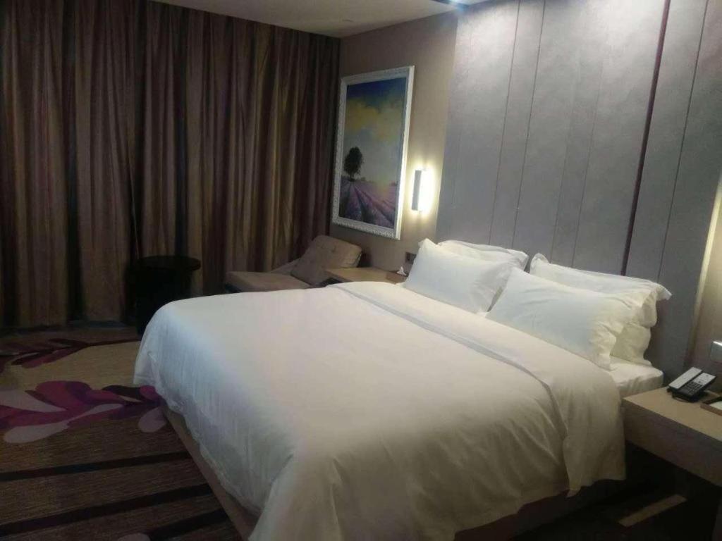 Lavande Hotel Nanchang Ai XI Hu Subway East Station Branch Buitenkant foto