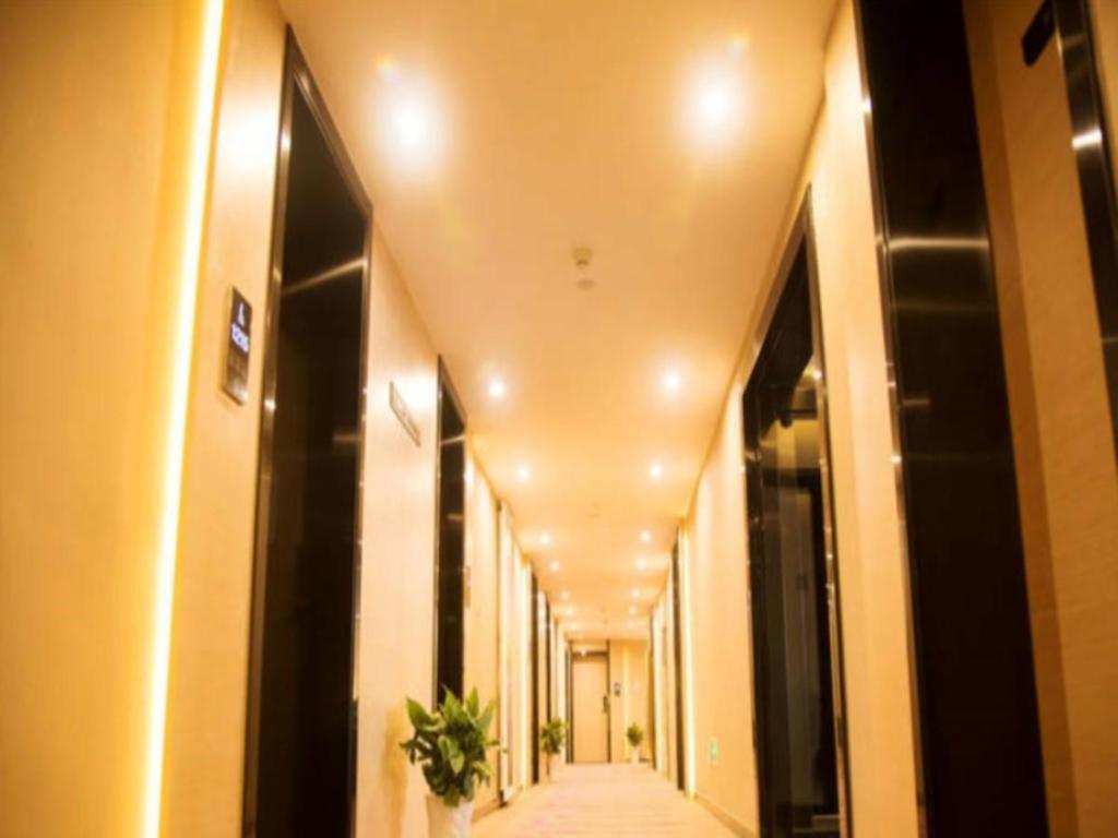 Lavande Hotel Nanchang Ai XI Hu Subway East Station Branch Buitenkant foto